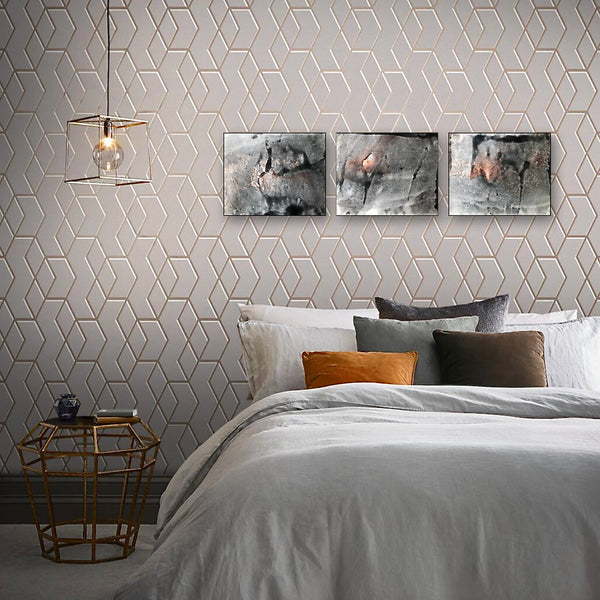 PP43 XS11-An American girl in London