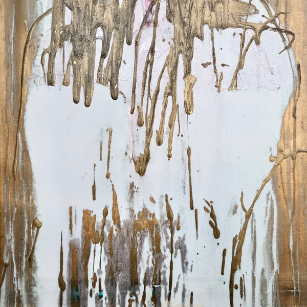 Violet à la base du cou